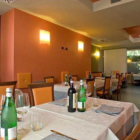 Hotel Mosca Monza Esterno foto